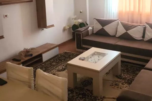 Shtepi me qera 2+1 ne Tirane - 420 Euro