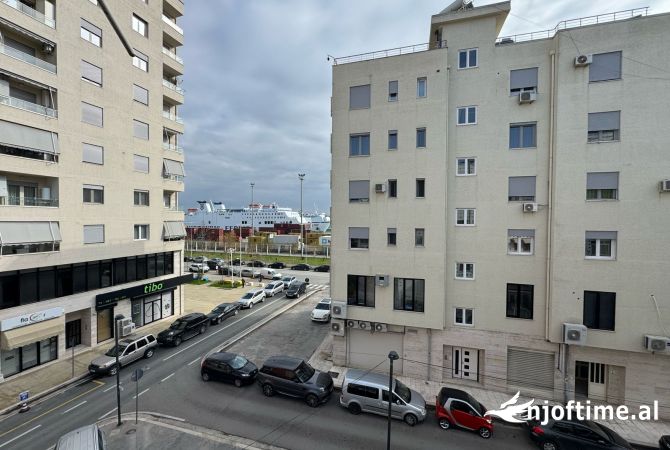 Shtepi ne shitje Apartament ne Durres, 2+1, Mobilimi Bosh, pa mobiluar, Pagesa 155,000  Euro.