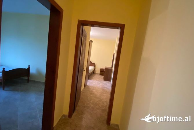 Shtepi ne shitje Apartament ne Durres, 2+1, Mobilimi Pjeserisht e mobiluar, Pagesa 105,000  Euro.