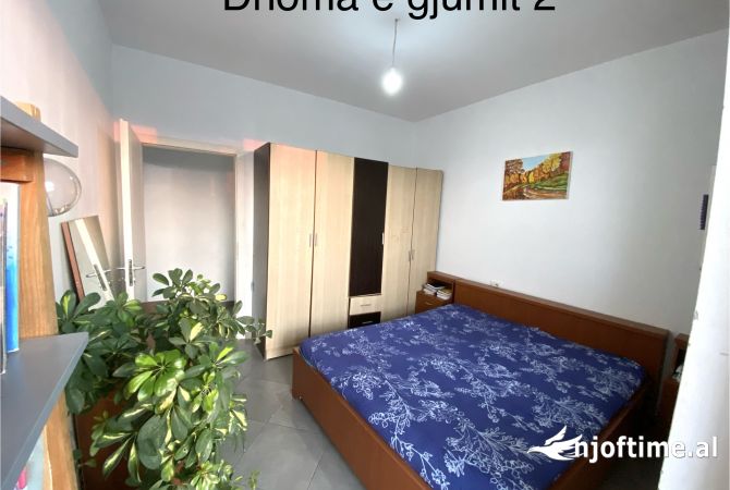 Shtepi me qera Apartament ne Tirane, 2+1, Mobilimi E mobiluar, Pagesa 45,000  Leke.