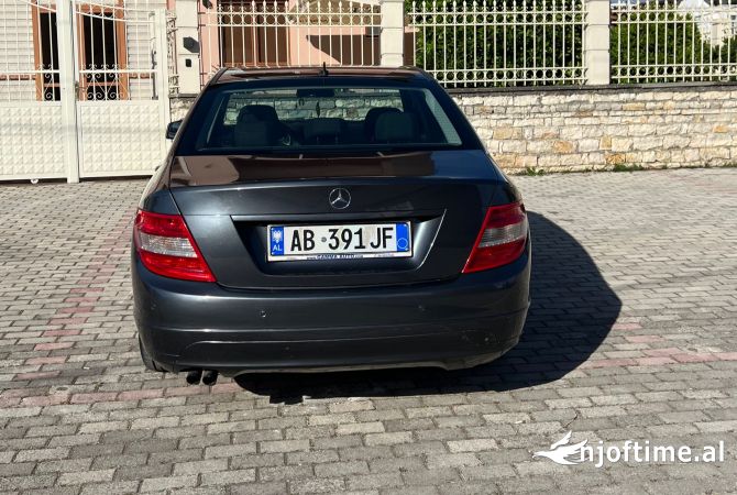 Auto in Vendita  a Berat - 6,300 Euro