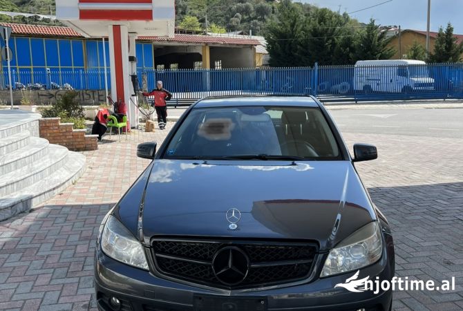Makina ne shitje ne Berat - 6,300 Euro