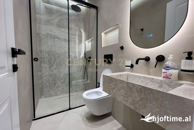 Shtepi ne shitje Apartament ne Durres, 2+1, Mobilimi Pjeserisht e mobiluar, Pagesa 135,000  Euro.