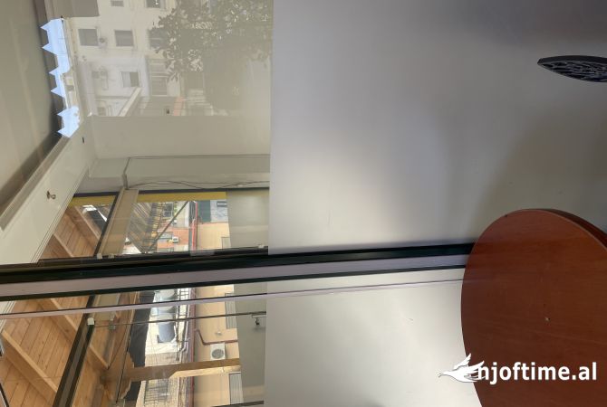 Jepet Lokal ose ambient per zyre me qera zona 21 dhjetorit 