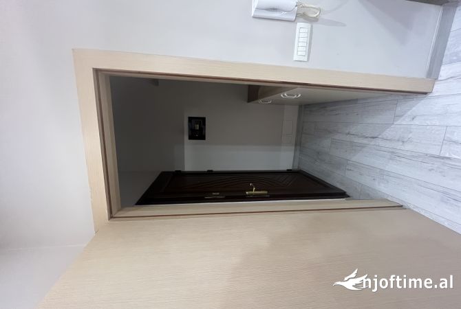 Shtepi me qera Apartament ne Tirane, 2+1, Mobilimi E mobiluar, Pagesa 50,000  Leke.