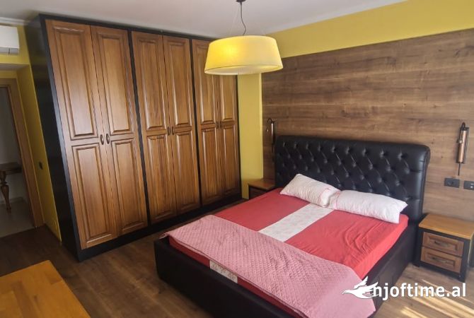 Shtepi me qera Apartament ne Tirane, 2+1, Mobilimi E mobiluar, Pagesa 50,000  Leke.