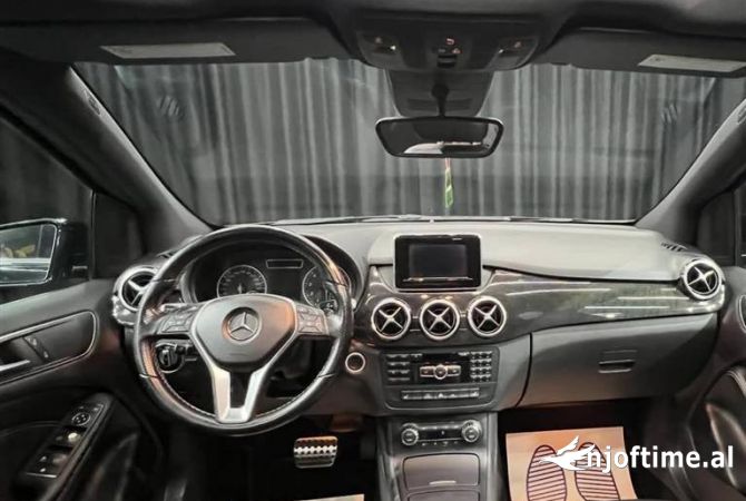 Makina ne shitje  ne Fier - 8,500 Euro