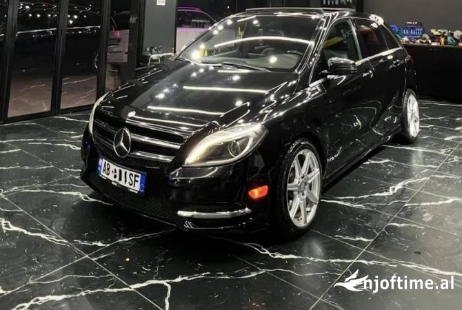 Makina ne shitje  ne Fier - 8,500 Euro