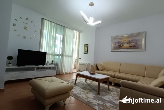 Shtepi me qera 2+1 ne Tirane - 800 Euro