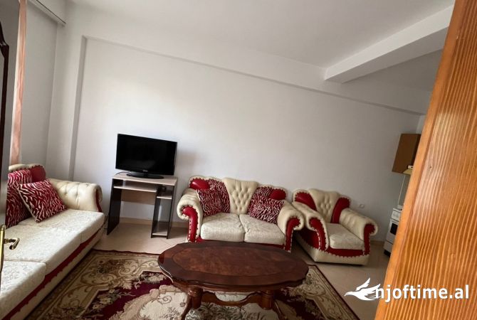 Shtepi me qera 1+1 ne Tirane - 270 Euro