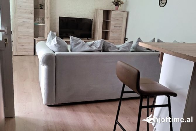 Shtepi me qera 2+1 ne Tirane - 450 Euro