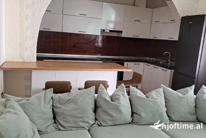 Shtepi me qera 2+1 ne Tirane - 450 Euro