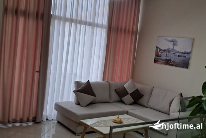 Shtepi me qera 2+1 ne Tirane - 650 Euro