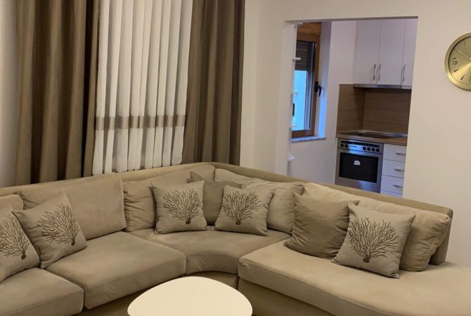 Shtepi me qera 3+1 ne Tirane - 700 Euro