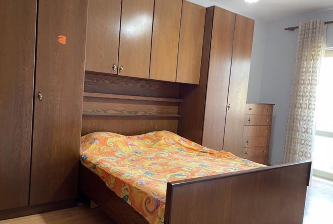 Shtepi me qera 2+1 ne Tirane - 480 Euro