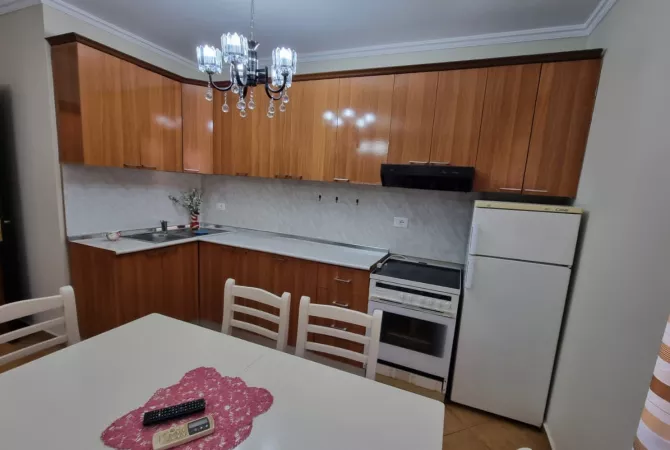 Shtepi me qera 2+1 ne Tirane - 610 Euro
