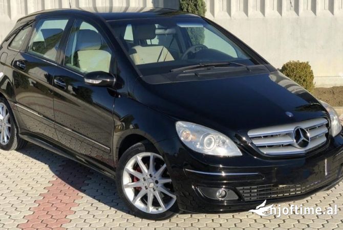 Makina ne shitje ne Tirane - 3,200 Euro