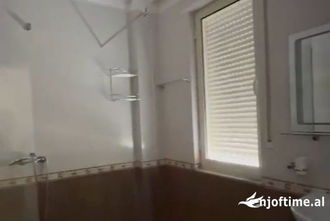 Shtepi me qera 2+1 ne Tirane - 750 Euro