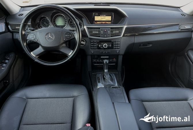 Makina ne shitje ne Durres, Mercedes-Benz, 2010 Diesel,Kambio Automatik Pagesa 9,700  Euro.