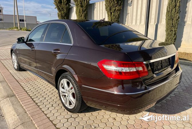 Makina ne shitje ne Durres, Mercedes-Benz, 2010 Diesel,Kambio Automatik Pagesa 9,700  Euro.