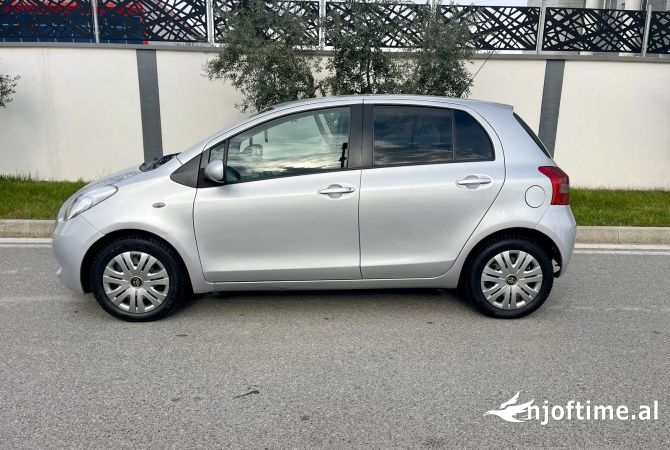 Makina ne shitje ne Durres, Toyota, 2008 Benzine,Kambio Automatik Pagesa 5,200  Euro.