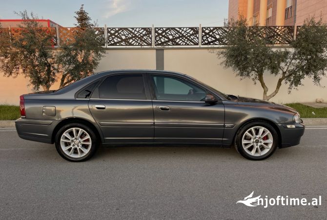 Makina ne shitje ne Durres, Volvo, 2007 Diesel,Kambio Automatik Pagesa 5,000  Euro.