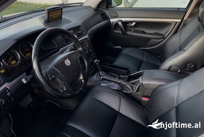 Makina ne shitje ne Durres, Volvo, 2007 Diesel,Kambio Automatik Pagesa 5,000  Euro.