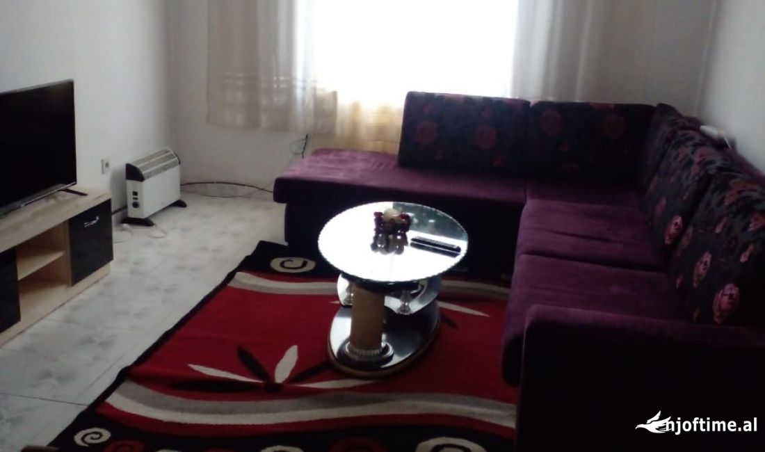 Shtepi me qera Apartament ne Tirane, 1+1, Mobilimi E mobiluar, Pagesa 40,000  Leke.