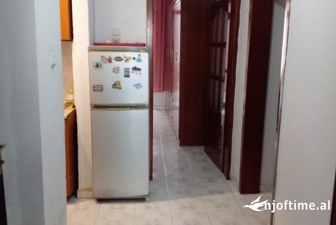 Shtepi me qera Apartament ne Tirane, 1+1, Mobilimi E mobiluar, Pagesa 40,000  Leke.