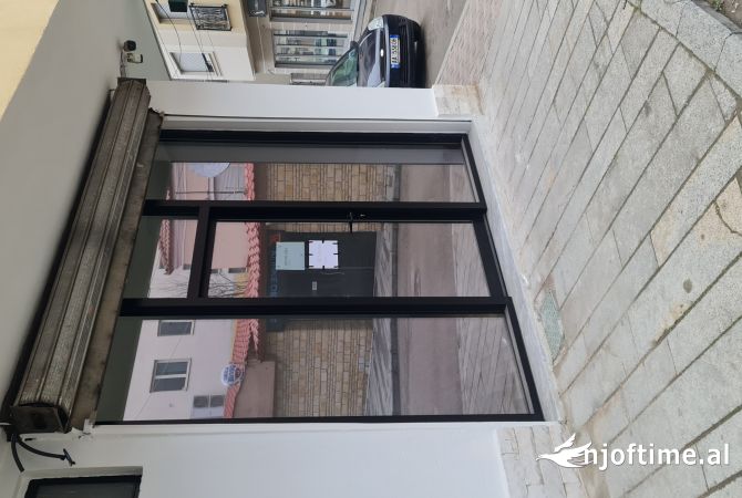 Jeper me qera ambjent biznesi i sapo ndertuar, siperfaqe 20 m