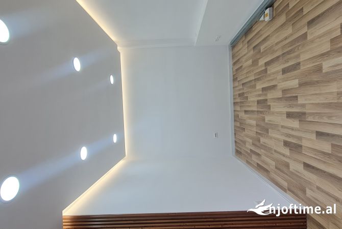 Ambient biznesi me qera 1+1 ne Korce - 200 Euro