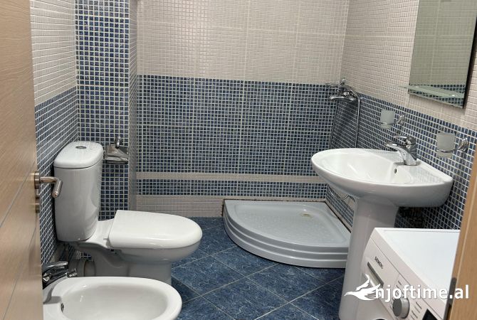 Shtepi me qera Apartament ne Tirane, 2+1, Mobilimi E mobiluar, Pagesa 63,000  Leke.