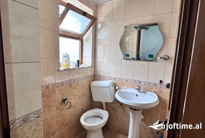 Shtepi me qera 4+1 ne Tirane - 50,000 Leke