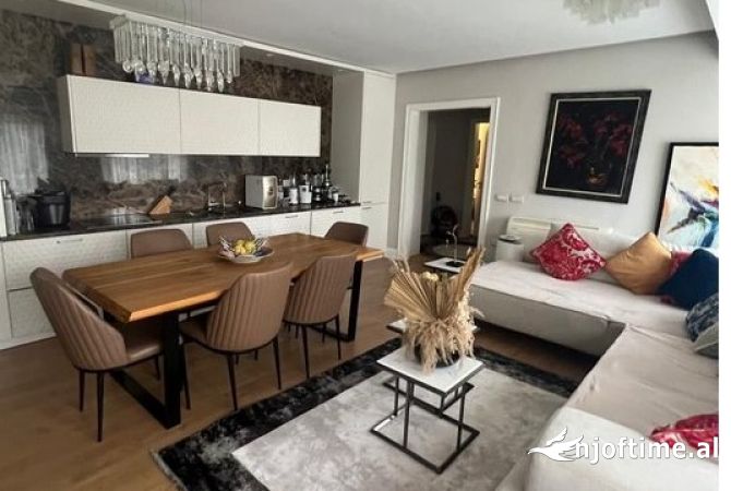 Shtepi me qera 2+1 ne Tirane - 800 Euro