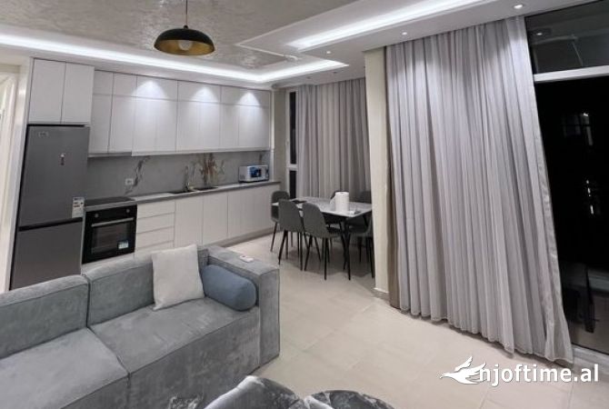 Shtepi me qera 2+1 ne Tirane - 700 Euro