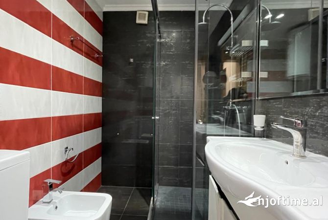 Shtepi me qera 2+1 ne Tirane - 1,200 Euro
