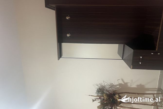 Shtepi me qera Shtepi Private ne Tirane, 1+1, Mobilimi E mobiluar, Pagesa 40,000  Leke.