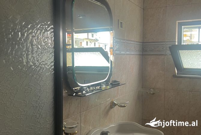 Shtepi me qera Shtepi Private ne Tirane, 1+1, Mobilimi E mobiluar, Pagesa 40,000  Leke.