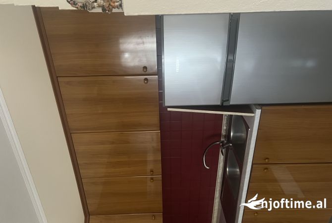 Shtepi me qera Shtepi Private ne Tirane, 1+1, Mobilimi E mobiluar, Pagesa 40,000  Leke.