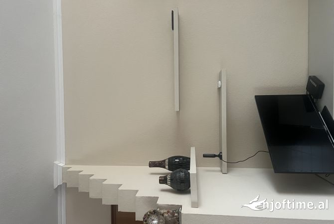 Shtepi me qera Shtepi Private ne Tirane, 1+1, Mobilimi E mobiluar, Pagesa 40,000  Leke.