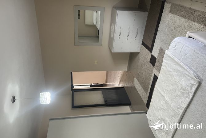 Shtepi me qera 1+1 ne Tirane - 40,000 Leke