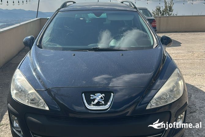 Makina ne shitje  ne Tirane - 3,000 Euro