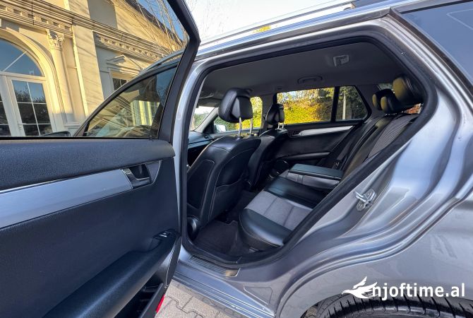 Makina ne shitje ne Shkoder, Mercedes-Benz, 2010 Diesel,Kambio Automatik Pagesa 6,400  Euro.