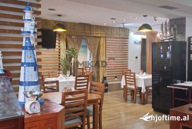 Ambient biznesi me qera 2+1 ne Tirane - 1,800 Euro