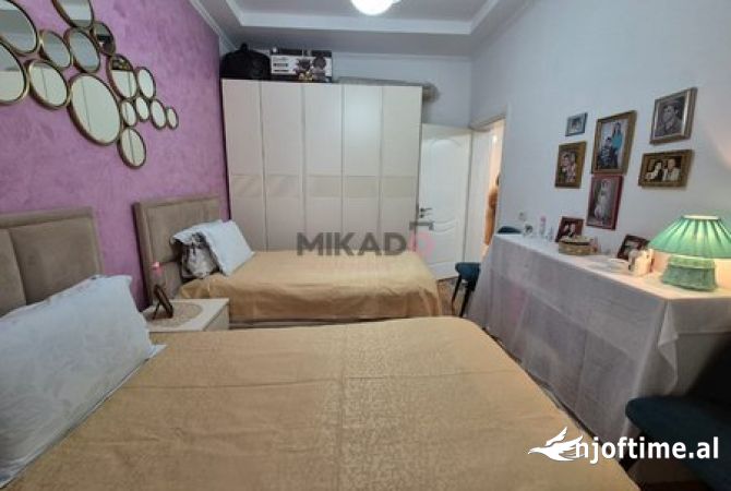 Shtepi ne shitje Apartament ne Tirane, 2+1, Mobilimi E mobiluar, Pagesa 270,000  Euro.