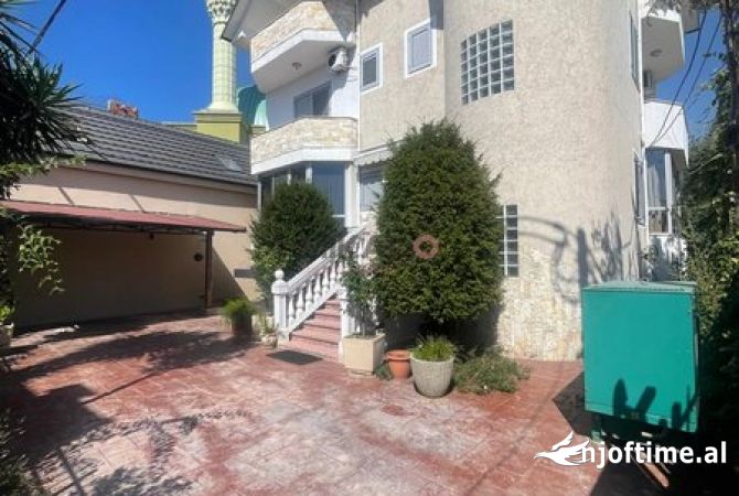 Shtepi ne shitje 4+1 ne Tirane - 450,000 Euro