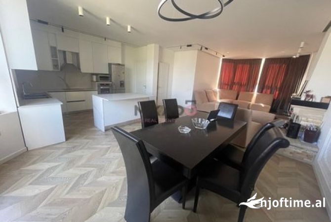 Shtepi ne shitje 4+1 ne Tirane - 450,000 Euro