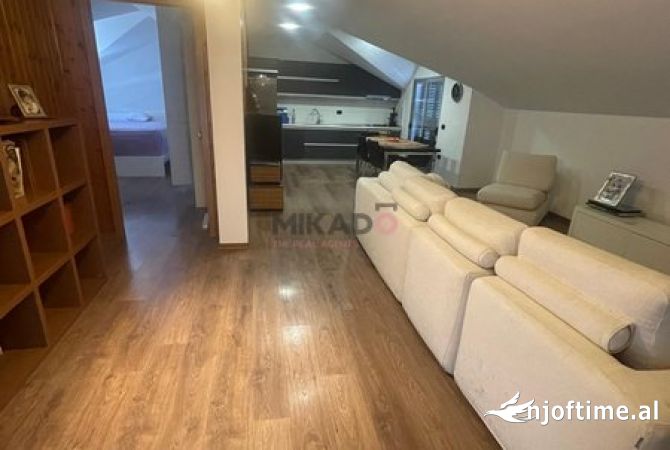 Shtepi ne shitje Vila Luksoze ne Tirane, 4+1, Mobilimi E mobiluar, Pagesa 450,000  Euro.