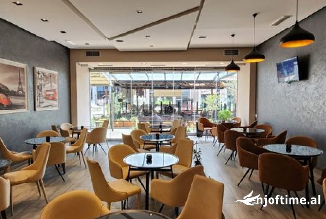 Ambiente Commerciale in Vendita 2+1 a Tirana - 400,000 Euro