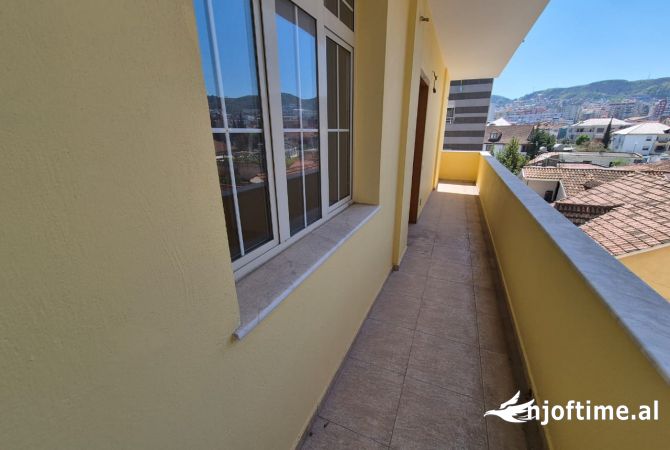 Shtepi ne shitje 5+1 ne Tirane - 260,000 Euro